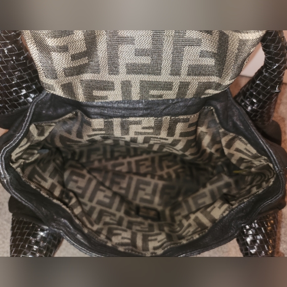 100% Authentic Fendi Nappa Leather Spy Bag in Black; Almost Brand-New Condition - Picture 8 of 16